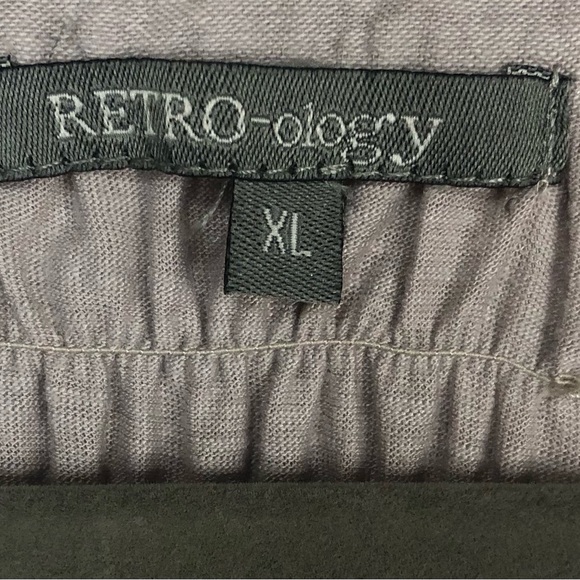 Retro-Ology Top Smocking Embroidered Sleeve Tabs to Roll Up Pull Over Super Soft - Picture 8 of 11